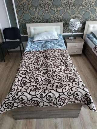 Отели типа «постель и завтрак» Muras Bokonbayevo Семейный номер с общей ванной комнатой-6