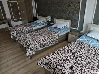 Отели типа «постель и завтрак» Muras Bokonbayevo Семейный номер с общей ванной комнатой-7