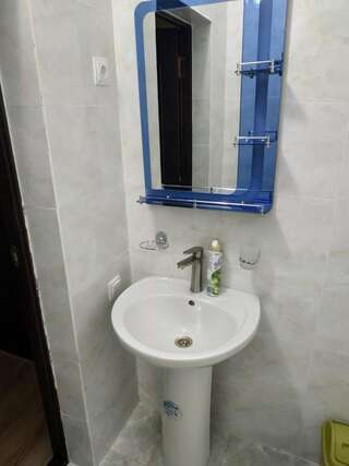 Отели типа «постель и завтрак» Muras Bokonbayevo Семейный номер с общей ванной комнатой-9