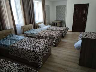 Отели типа «постель и завтрак» Muras Bokonbayevo Семейный номер с ванной комнатой-4