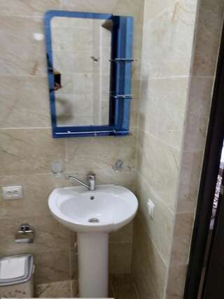 Отели типа «постель и завтрак» Muras Bokonbayevo Трехместный номер с ванной комнатой-7